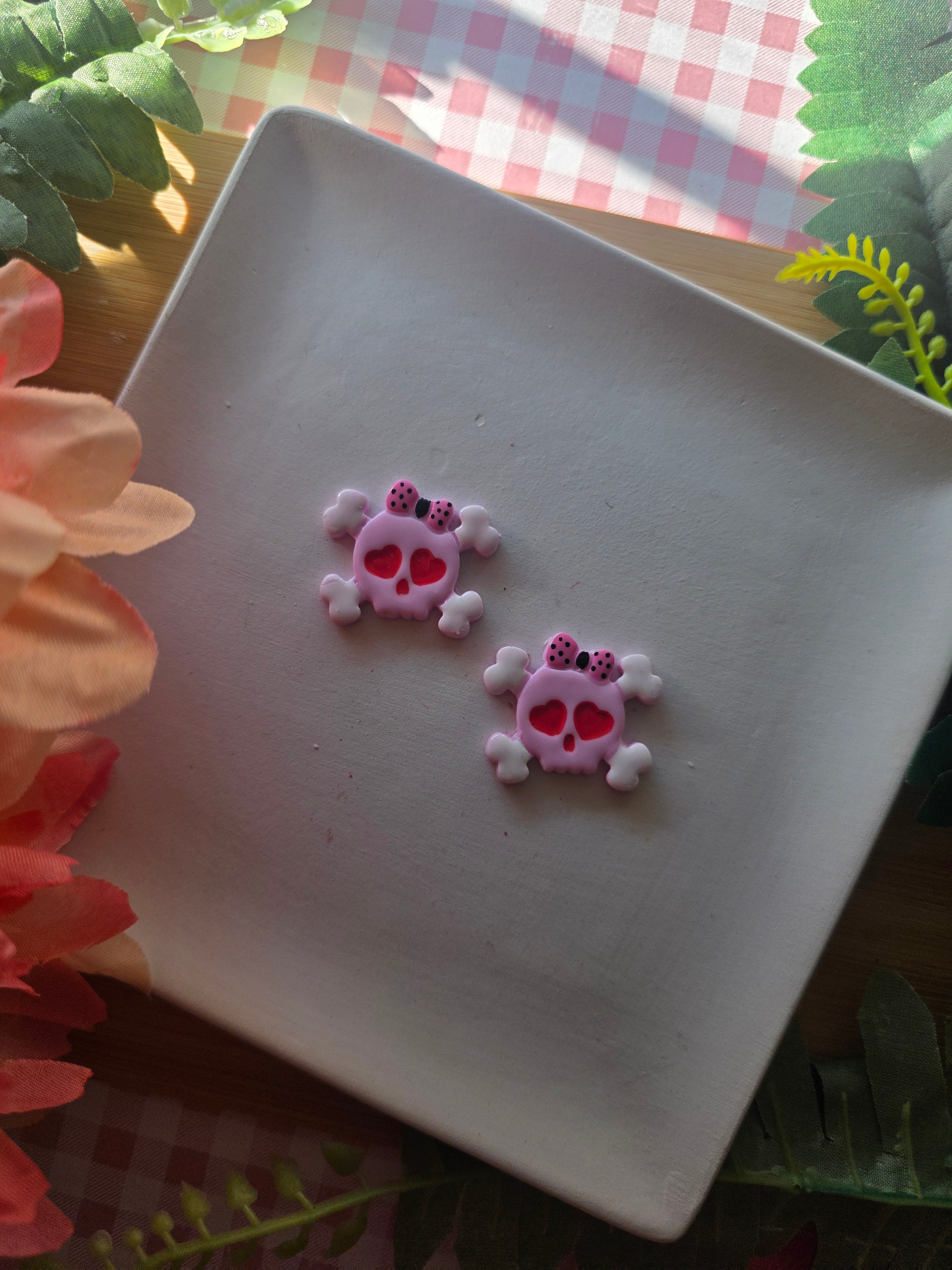 Heary Eyes Skull Valloween Earrings
