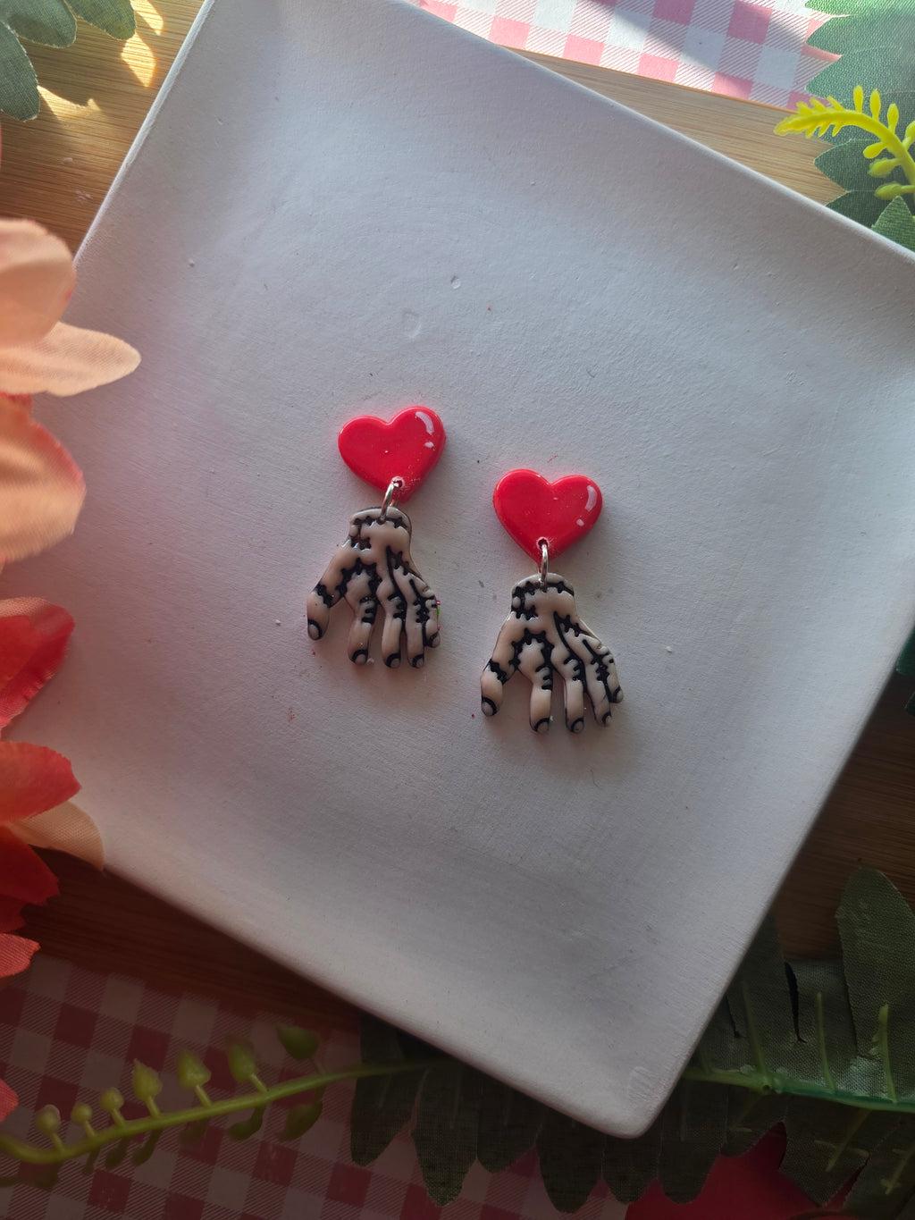 Heart Hands Valloween Earrings