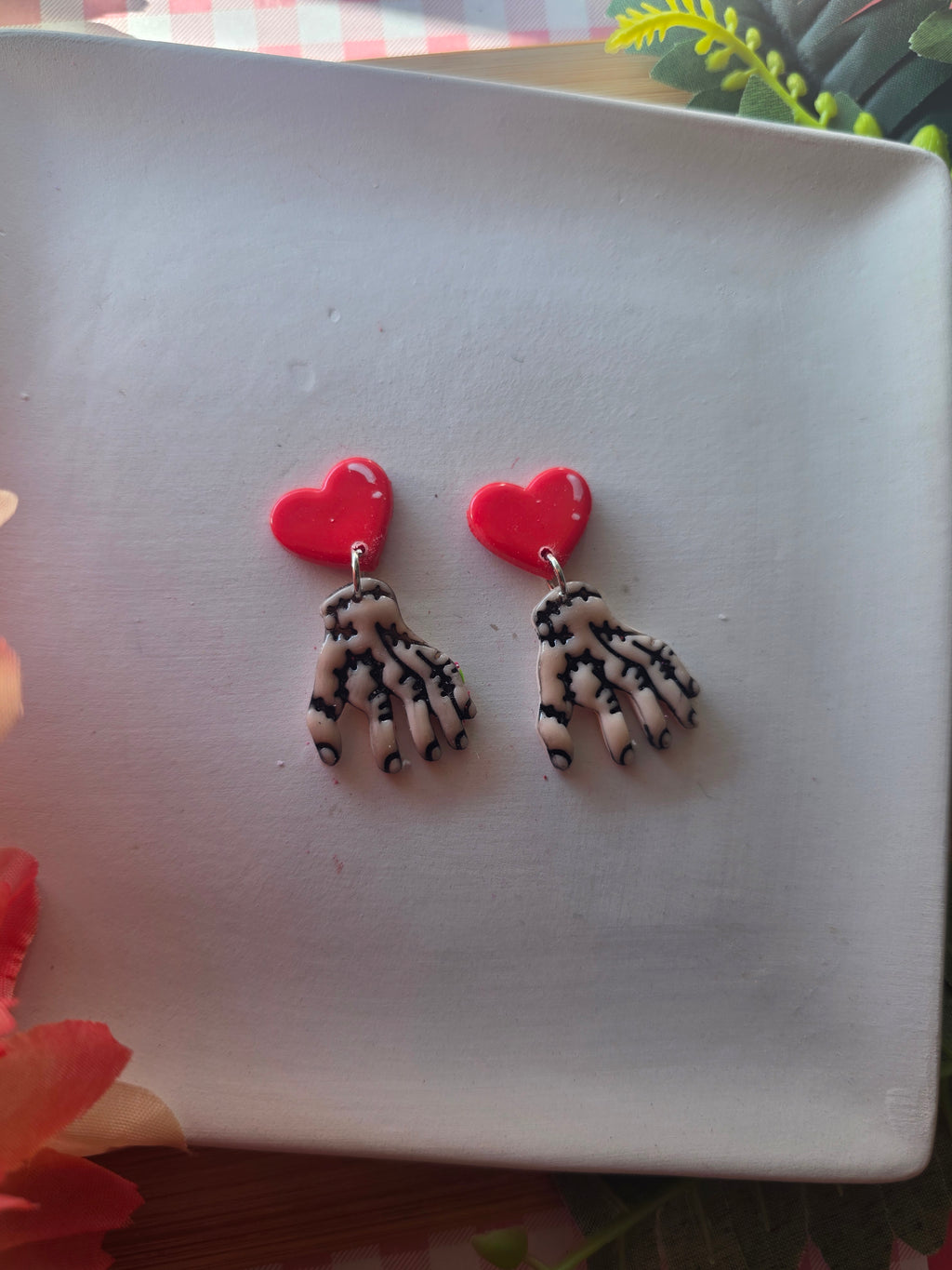 Heart Hands Valloween Earrings