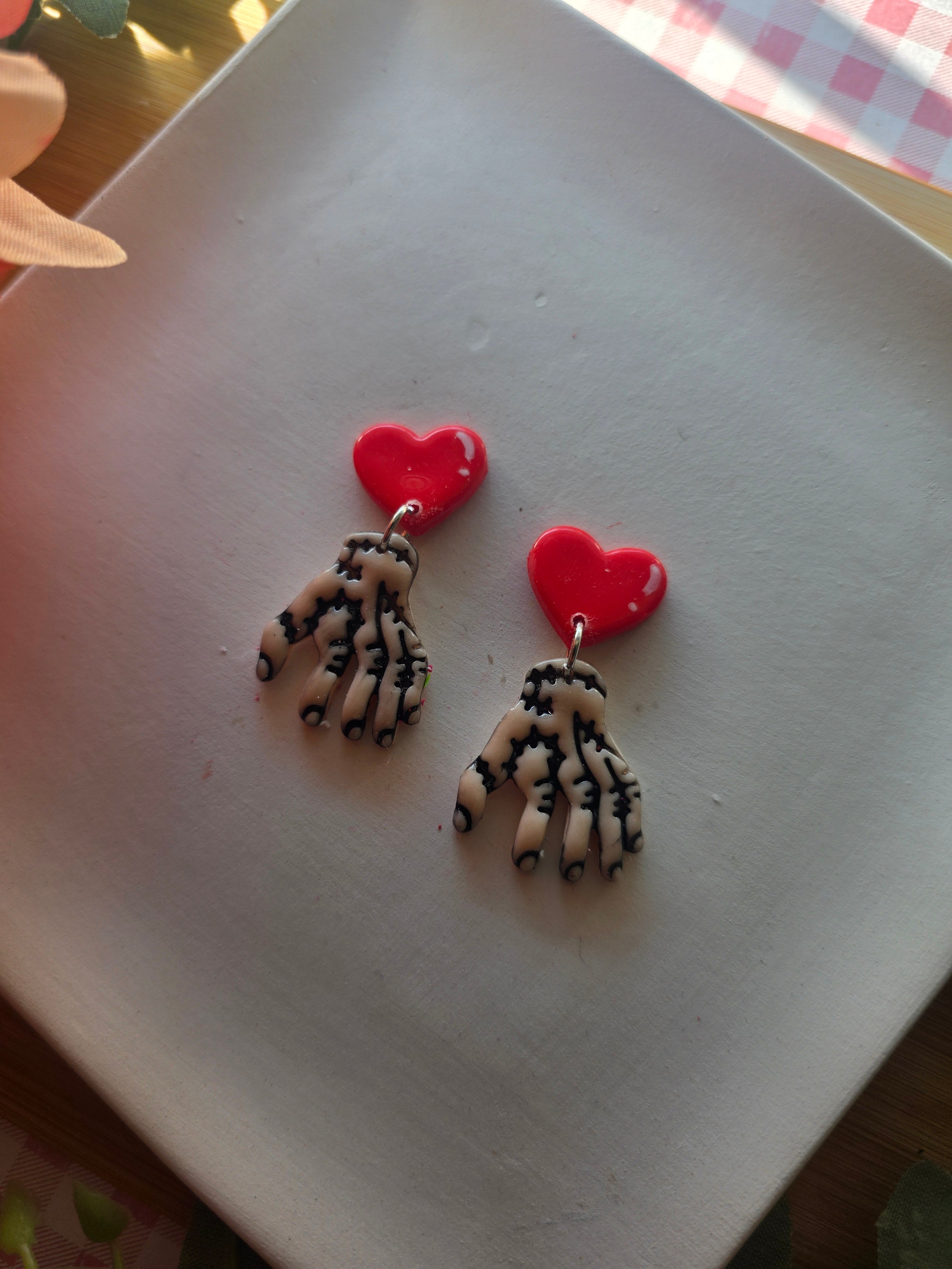 Heart Hands Valloween Earrings